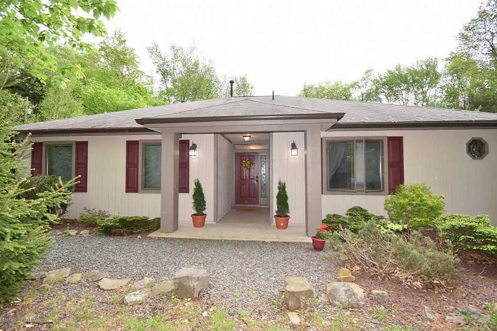 220 Sweet Briar Rd photo 1