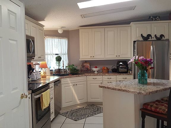 5th image of 421 S Edgewater Dr