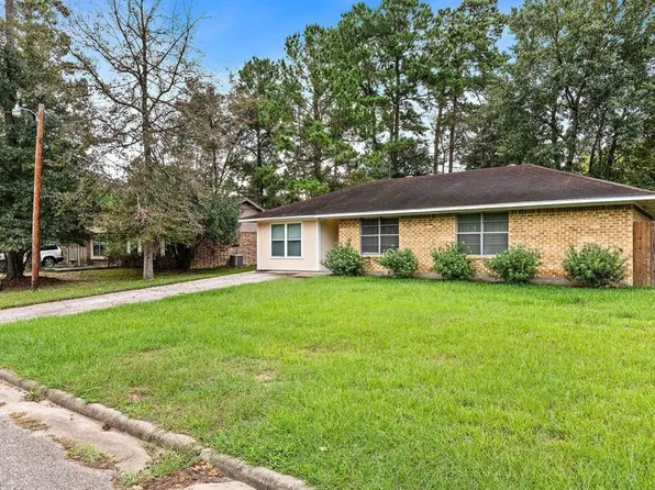 202 N Forest Dr, Willis, TX 77378