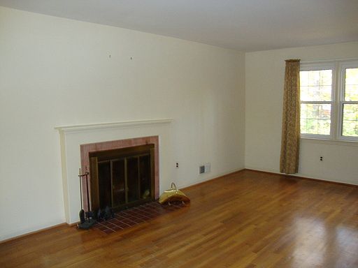 2nd image of 5025 Linette Ln