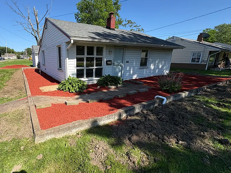 7351 Glenwood Ave — Photo 1