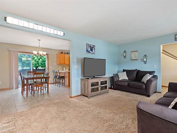 3rd image of 2165 Parkside Dr