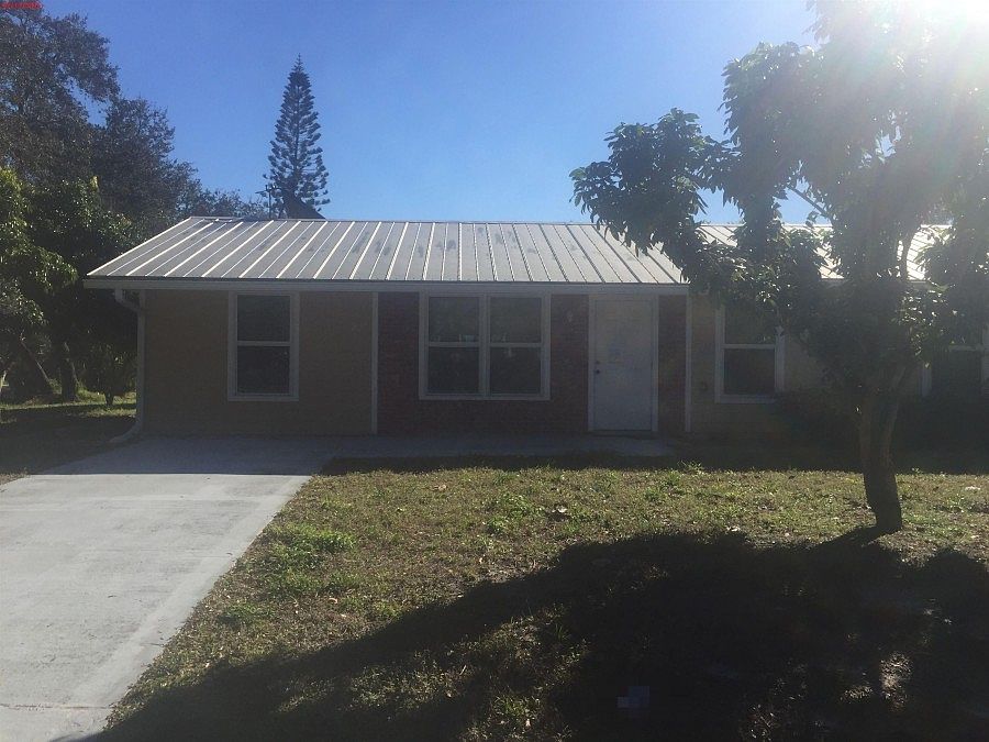 1st image of 2625 SW Feroe Ave