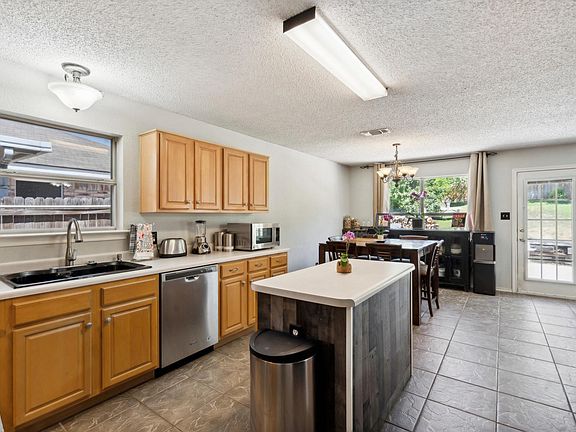 5th image of 7317 Summerset Dr