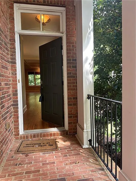 5 bed, 5.5 bath, 2626 sqft, $3,499 — Photo 3