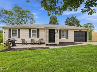 1847 Nandina Dr, Maryville, TN 37801