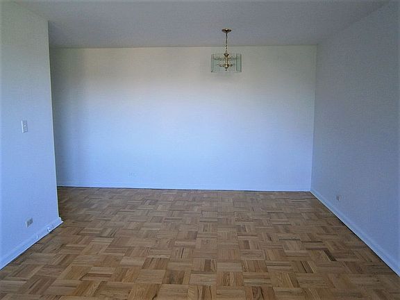 5th image of 60 Knolls Cres APT 7H