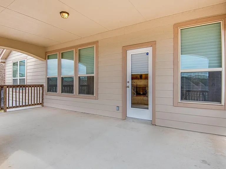 562 White Cyn — Photo 25