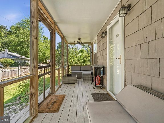 5th image of 4921 Olive St