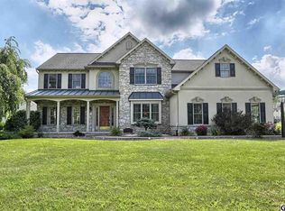 81 Fieldcrest Dr, Palmyra, PA 17078
