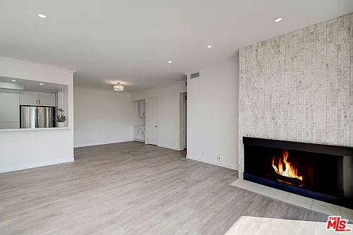 2324 S Beverly Glen Blvd #201 Photo 1
