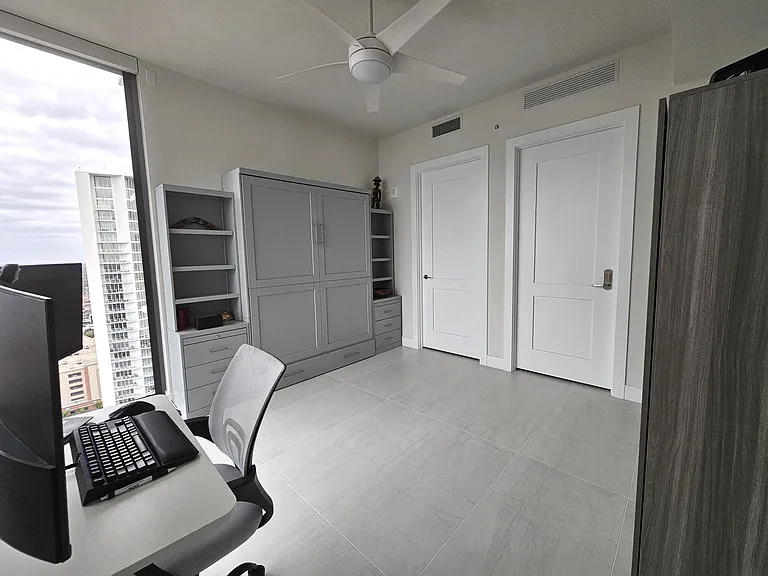 301 1st St S #2705 — Photo 31
