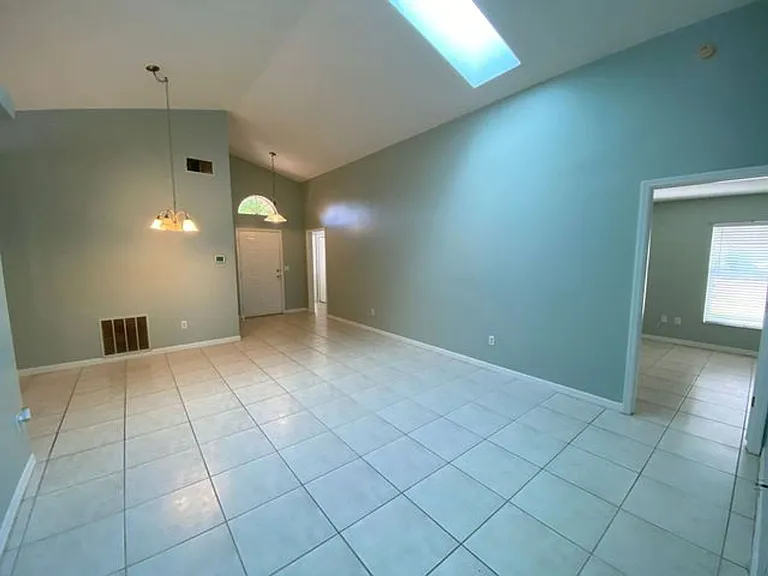 322 Riunite Cir — Photo 3