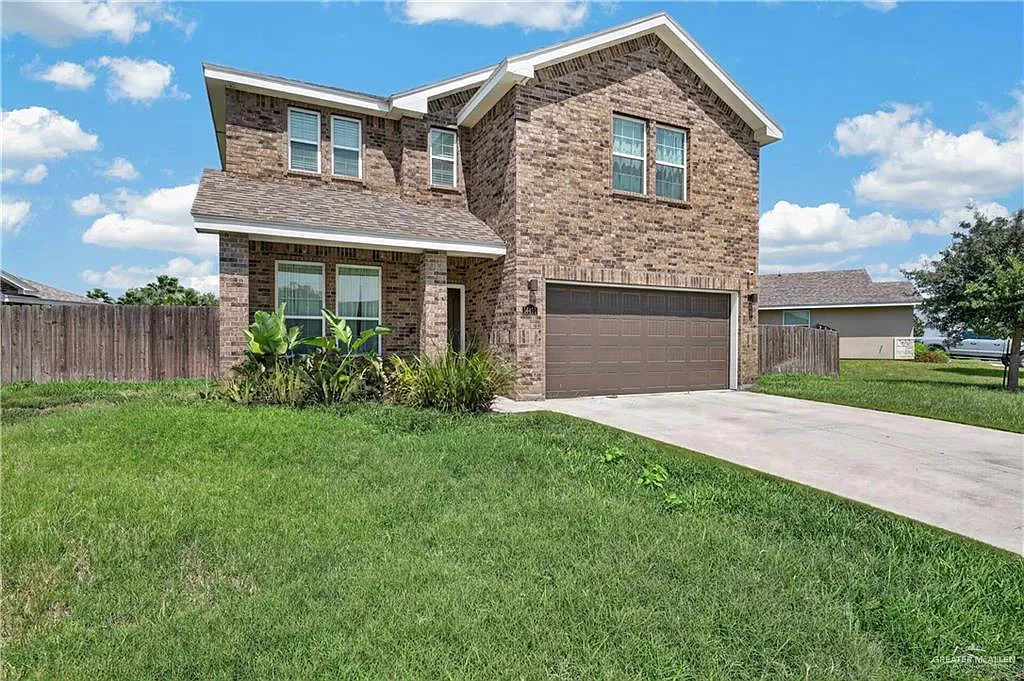5 bed, 3.5 bath, 2585 sqft, $3,100 — Photo 3