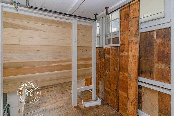 Rented by MySpaceNYC | media 7