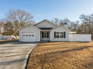 378 Riggs Rd, Hubert, NC 28539