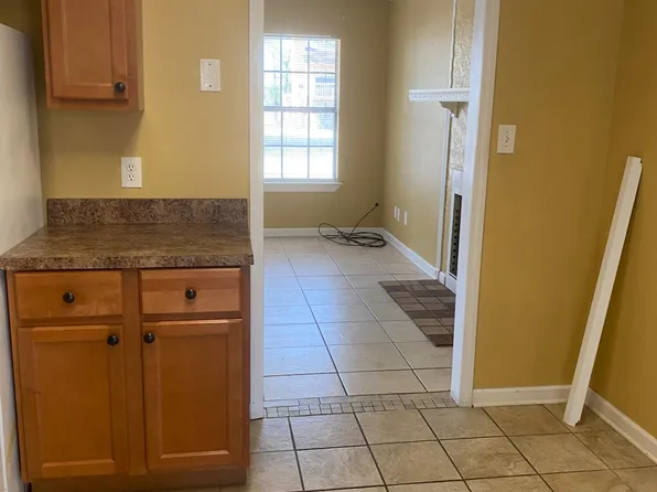 2811 Langley Ave APT 107, Pensacola, FL 32504