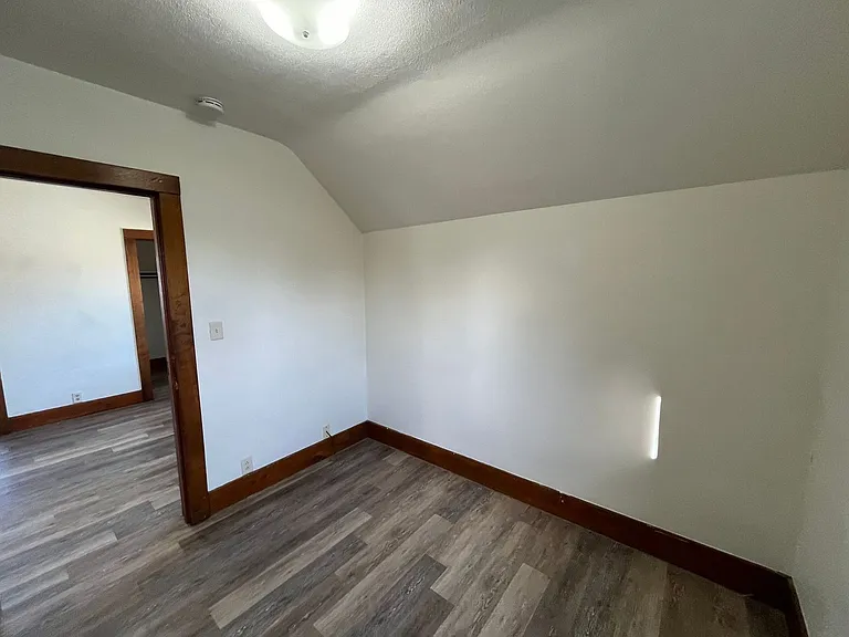 725 Werle Ave — Photo 7