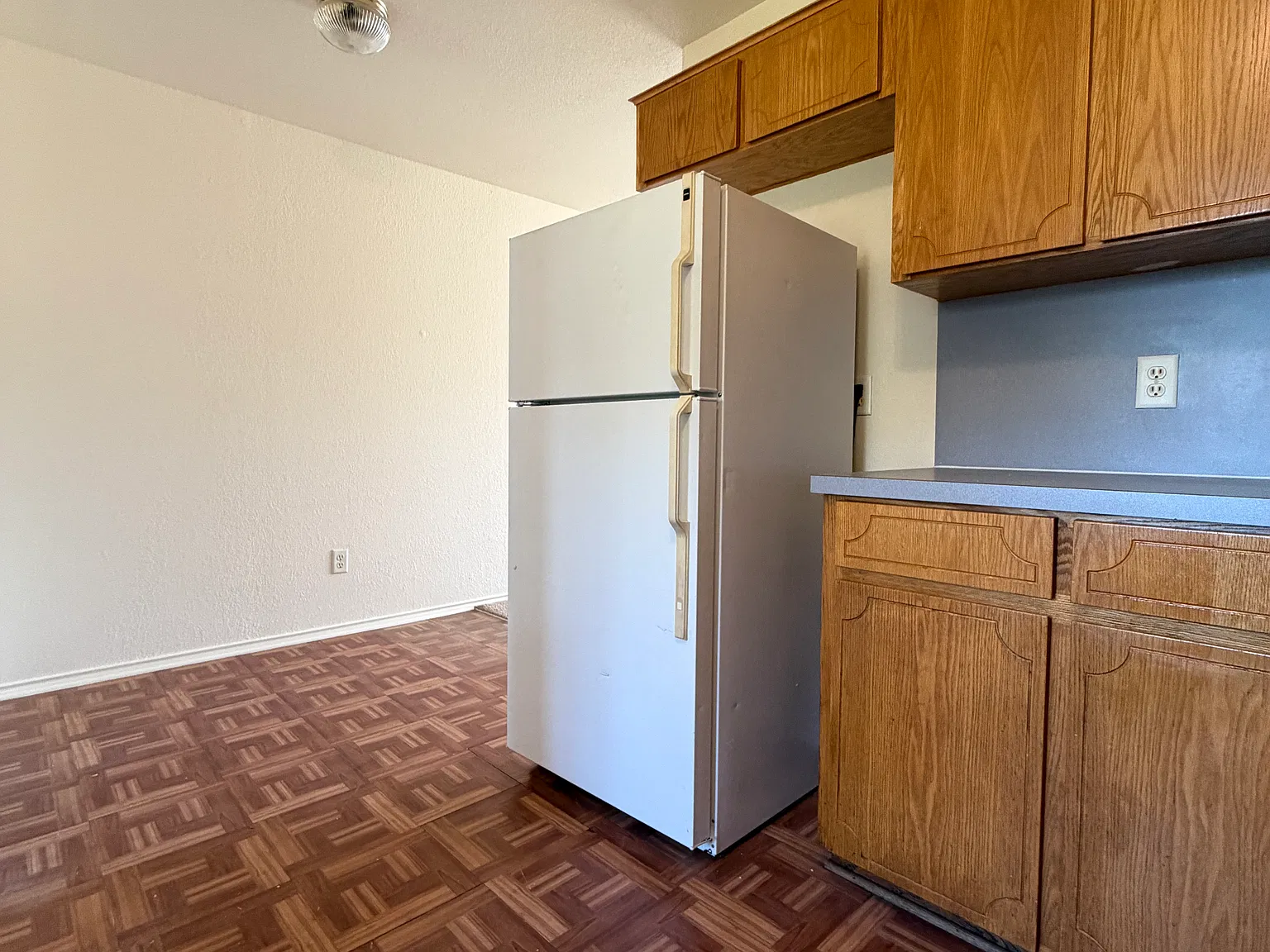 2 bed, 1.5 bath, 950 sqft, $750 — Photo 4