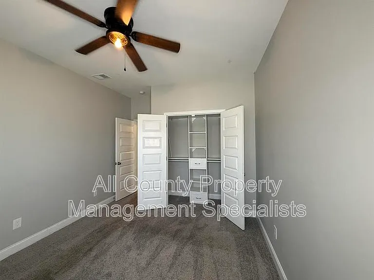 333 Underhill Dr — Photo 9