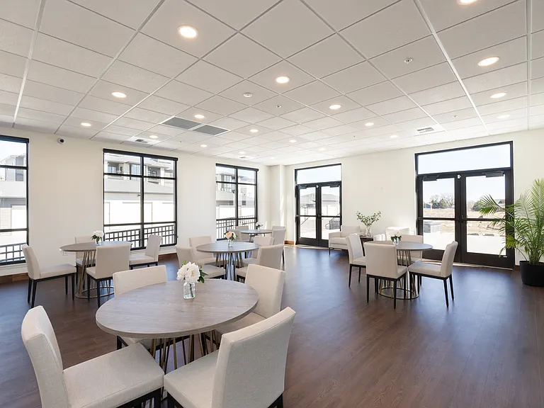 Zimmerman Luxury Apartments — Photo 33