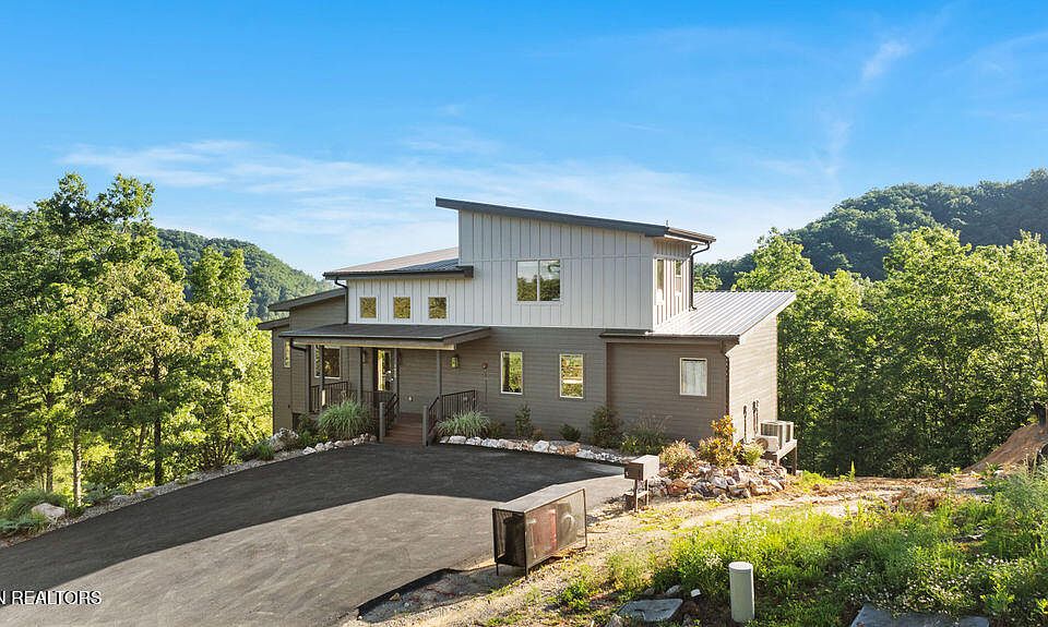 1st image of 1429 Mountain Ash Way