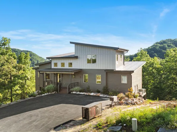 1429 Mountain Ash Way, Sevierville, TN 37876