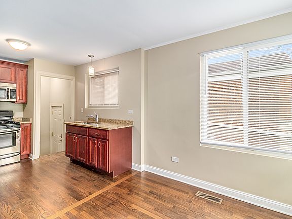 5th image of 14341 Woodlawn Ave