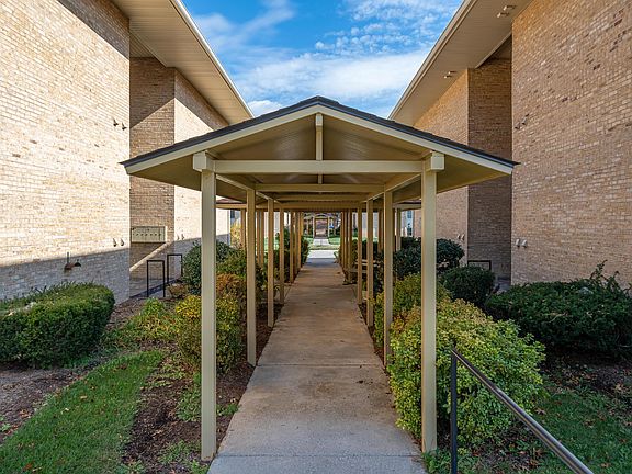 2nd image of 5260 Crossbow Cir Unit 12D