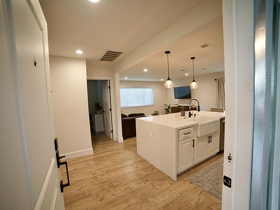 4th image of 4619 Willowward Cir
