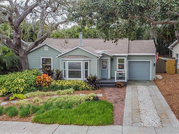 5th image of 242 Garden Cir S