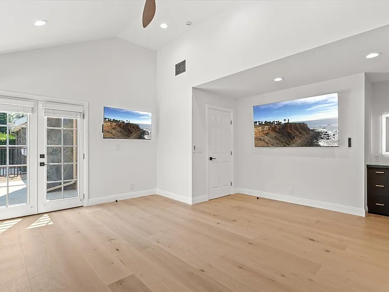 6443 Matilija Ave — Photo 10