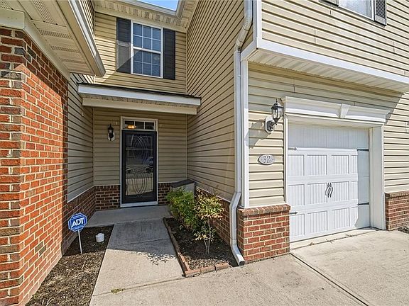 3rd image of 32 Stratum Way