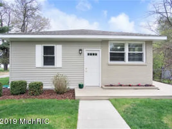 1559 Glenwood Ave, Muskegon, MI 49445