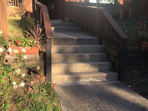 2nd image of 4756 Powderhorn Ln