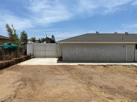 Entrance to backyard