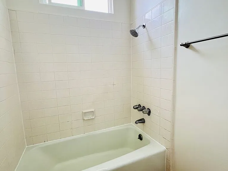 905 S Cabrillo Ave — Photo 14