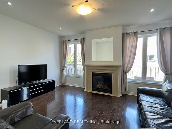 3rd image of 22 Lundy Dr