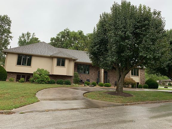 2nd image of 3728 E Eastwood Blvd