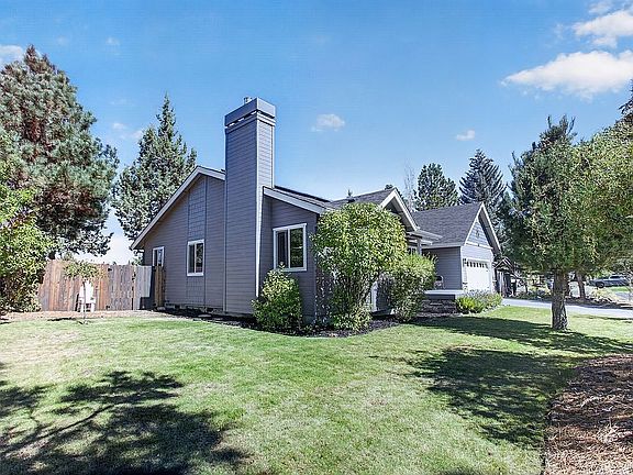 4th image of 64771 Saros Ln