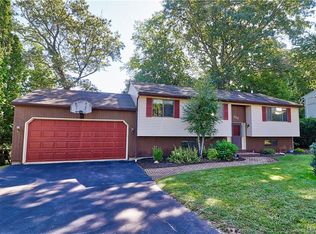 263 Juniper Ridge Dr, Waterbury, CT 06708