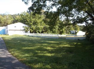 425 Five Springs Rd, Stroudsburg, PA 18360