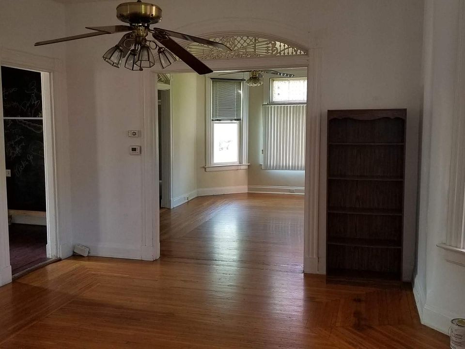 2nd image of 2022 Hudson Ave