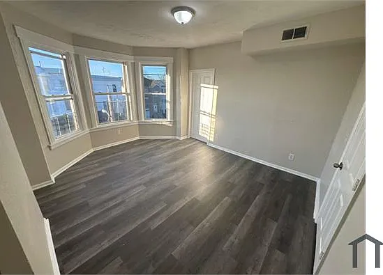 133 Pennsylvania Ave #3 — Photo 6