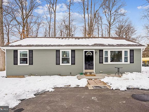 2nd image of 304 Spruce Ave