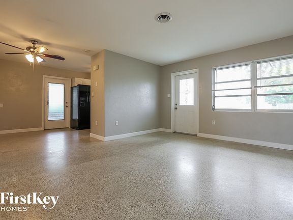 4th image of 75 Lakeview Ln