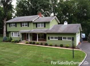 26 Bonnyview Dr, Livingston, NJ 07039