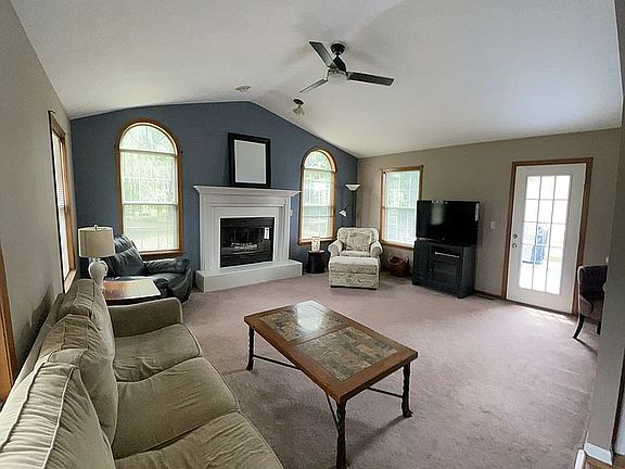 3rd image of 2273 Stowevalley Dr SE