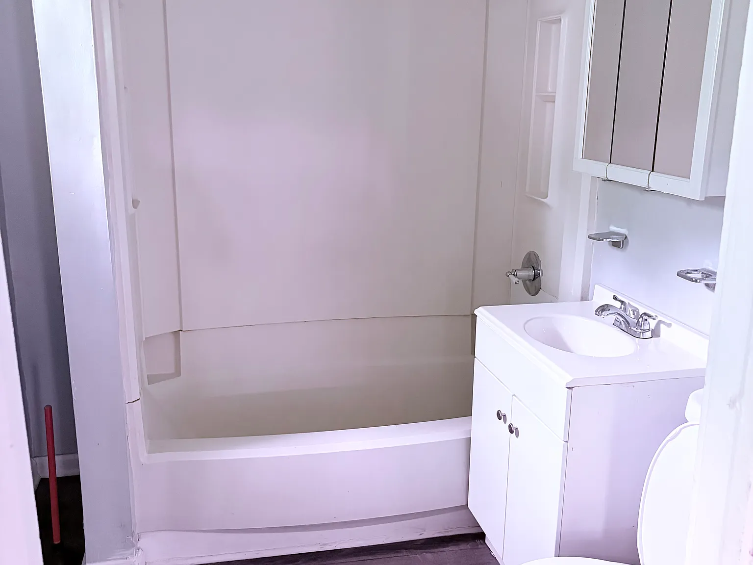 2 bed, 1000 sqft, $1,350 — Photo 4