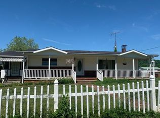 214 Helen St, Lesage, WV 25537